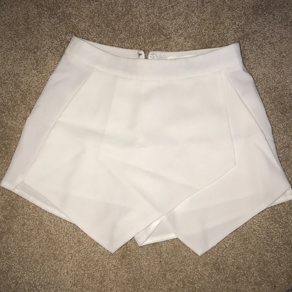 White envelope skort